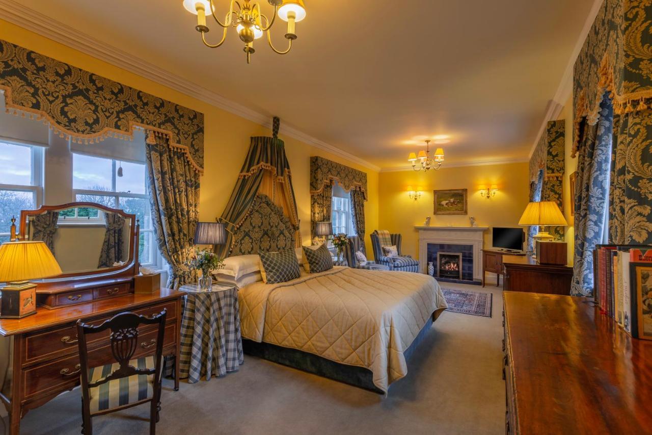 Готель Glenapp Castle Ballantrae Екстер'єр фото